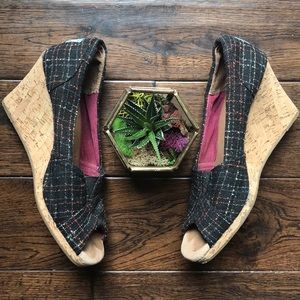 Toms cork plaid wedge peep toe sz 8 1/2